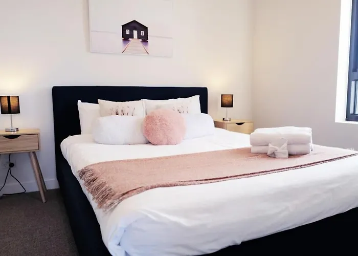 Lovely Home In Midtown Box Hill With Two Bedrooms